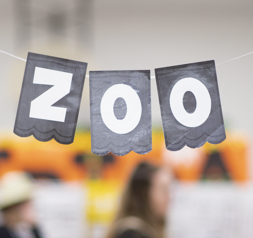 Spring Showcase Brings a Zoo and a Wax Museum to Country Club Photo